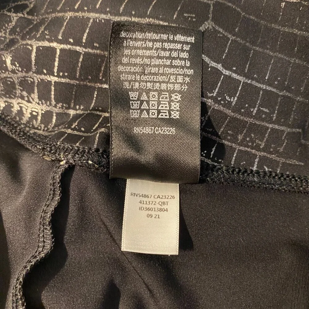 Pink Active Victoria's Secret Black Crocodile‎ Print Leggings Size Large